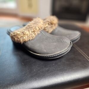 Crocs Water Resistant Clogs SZ 8